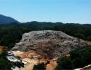 드론을 통해 촬영한 경북 의성 쓰레기산의 모습.